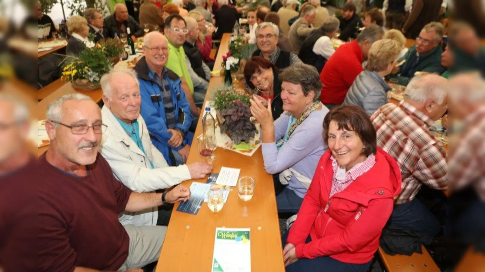 Allacher Weinfest: Gemütliches Beisammensein im Garten des Vereinsheims. (Foto: Gartenbauverein Allach-Untermenzing)