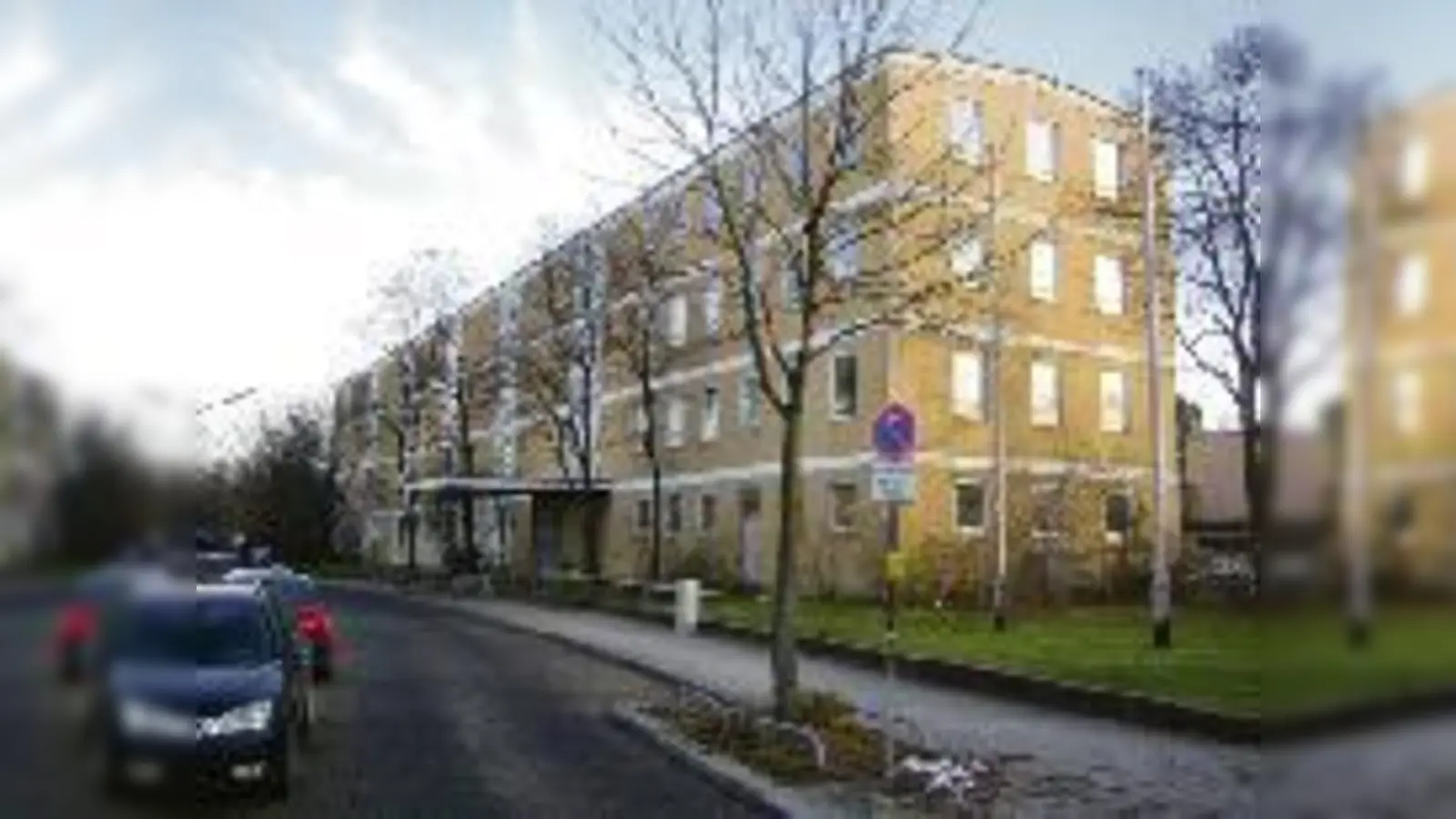 Ein trister Bau: Das bisherige Schulgebäude an der Welzenbachstraße. (Foto: ras)