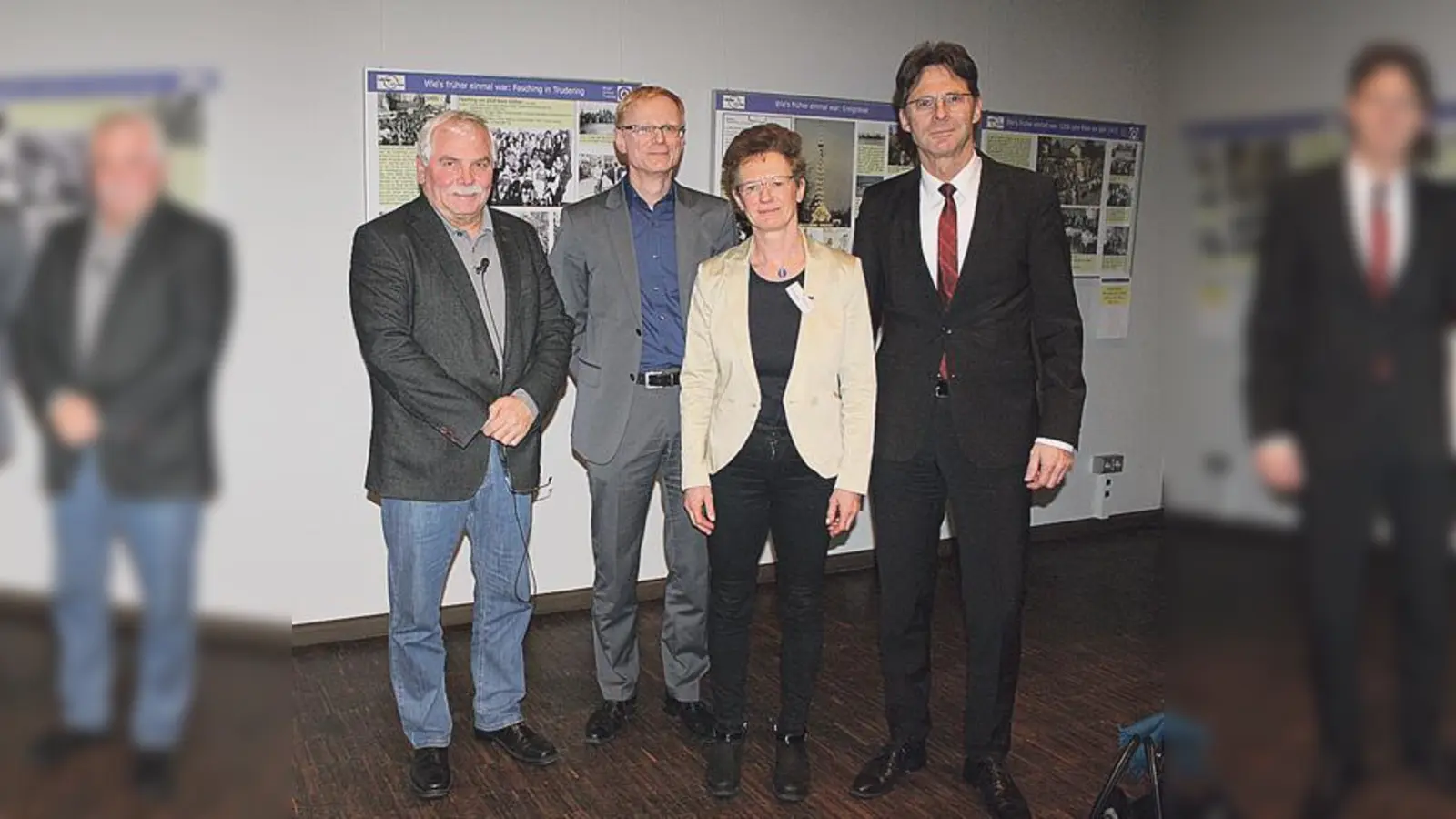 Zur Unnützwiese informierten (von links): BA-Chef Otto Steinberger, Thomas Haser und Ulrike Klar vom Planungsreferat sowie Klaus-Michael Dengler von der Gewofag auf der Sondersitzung des BA 15 im Kulturzentrum Trudering.	 (Foto: js)