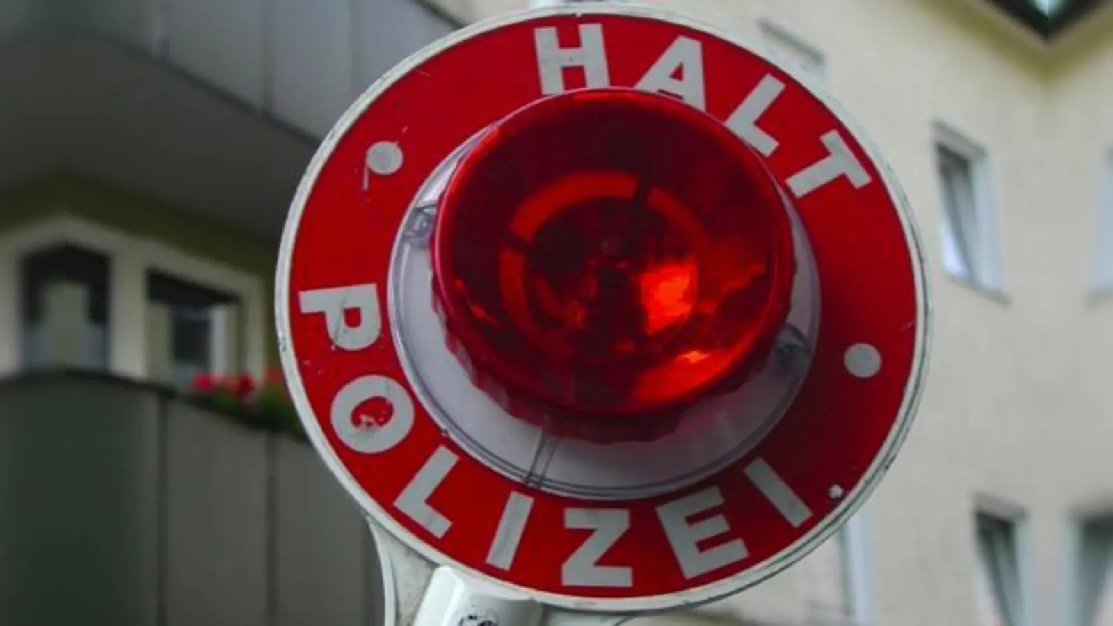 Einen Toten und vier Verletzte gab es am Dienstag bei einem schweren Unfall nahe Moosinning.	 (Foto: Archiv)