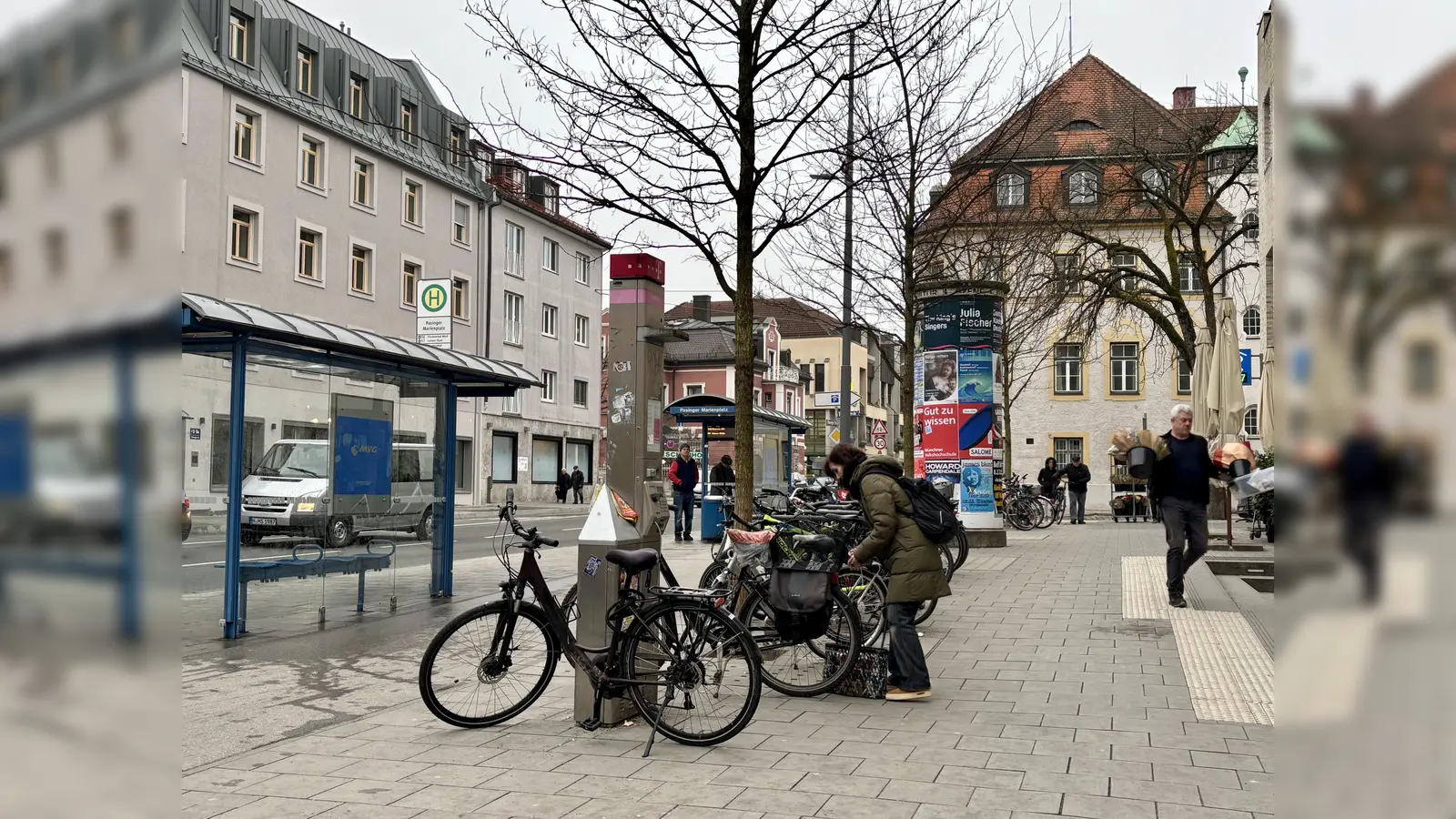 Statt Telefonsäule werden neue Radabstellplätez geschaffen. (Foto: Ulrike Seiffert)