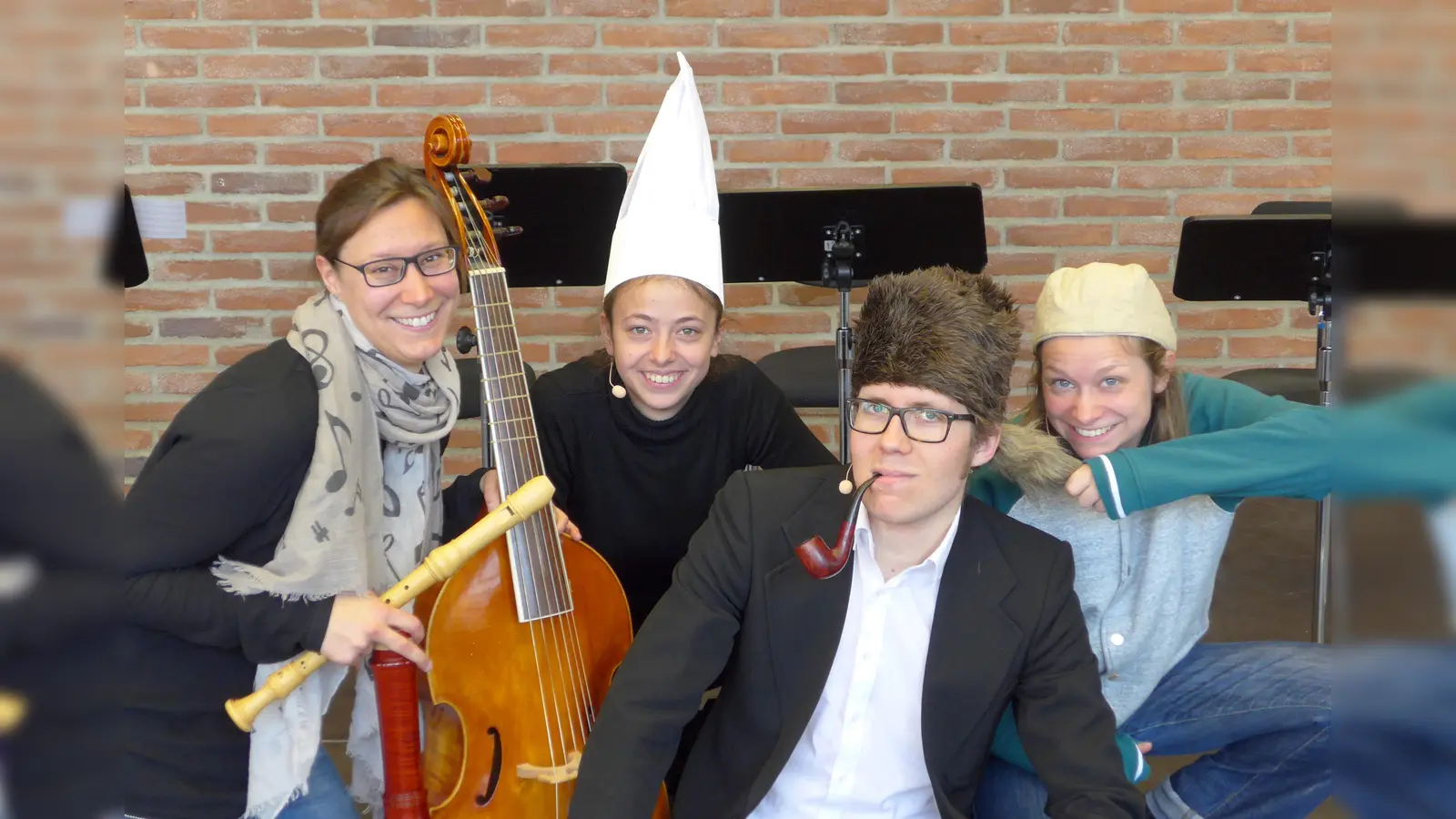 „Die Klingenden Bücher“ ist ein Ensemble von Sängern und Musikern, das Geschichten für Kinder erzählt und mit Musik zum Klingen bringt. (Foto: VA)