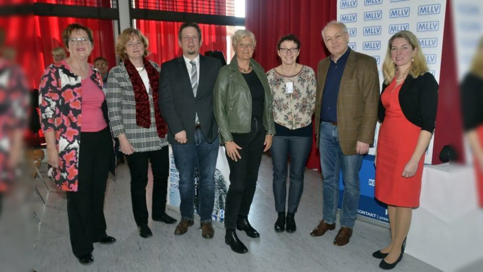 Wollen die gewachsene politische Kultur pflegen: die Vorsitzende des Münchner Lehrer- und Lehrerinnenverbands Waltraud Lucic, Regierungsschulrätin Manuela Strobl, Prof. Markus Gloe, LMU, Birgit Dittmer-Glaubig BLLV, Stadtschulrätin  Beatrix Zurek, 3. MLLV-Vorsitzender Dr. Michael Hoderlein-Rein, Konrektorin an der Weilerschule und MLLV-Fachgruppenleiterin Jutta Boeckle (von links). (Foto: MLLV)