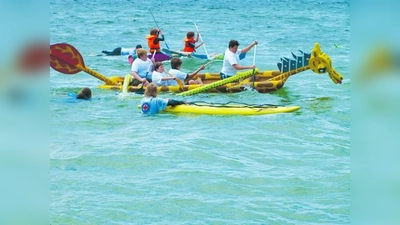 Bei schwerem Seegang kämpfte sich das selbst konstruierte Papierboot der Eugen-Papst-Schule ans Ziel. (Foto: pi)