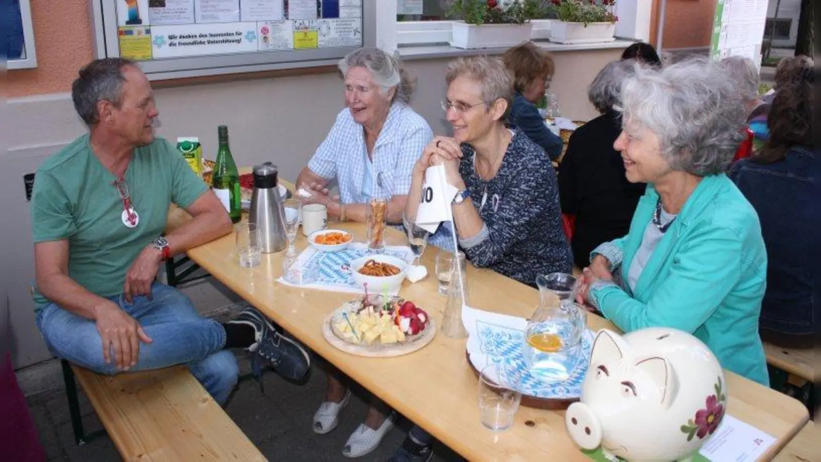 Was hält uns zusammen? Das ASZ Sendling setzte am Tag der offenen Gesellschaft 2017 ein Zeichen. (Foto: job)