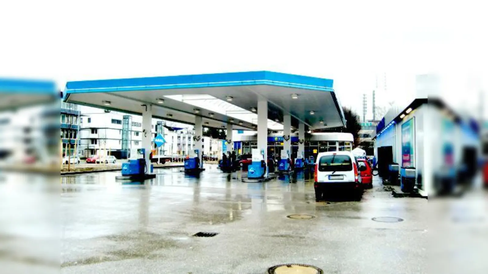 Die Aral-Tankstelle an der Richard-Strauss-Straße wird es wohl noch mindestens zehn Jahre lang geben.	 (Foto: ikb)