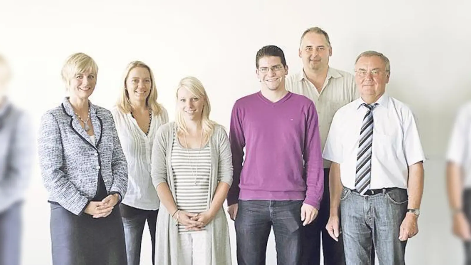 Unser Bild zeigt (v.r.): Hans Hanrieder, Josef Göring, Alexander Hopf, Kristina Kempinger, Andrea Wagner und Elke Hildebrandt.   (Foto: Gemeinde)