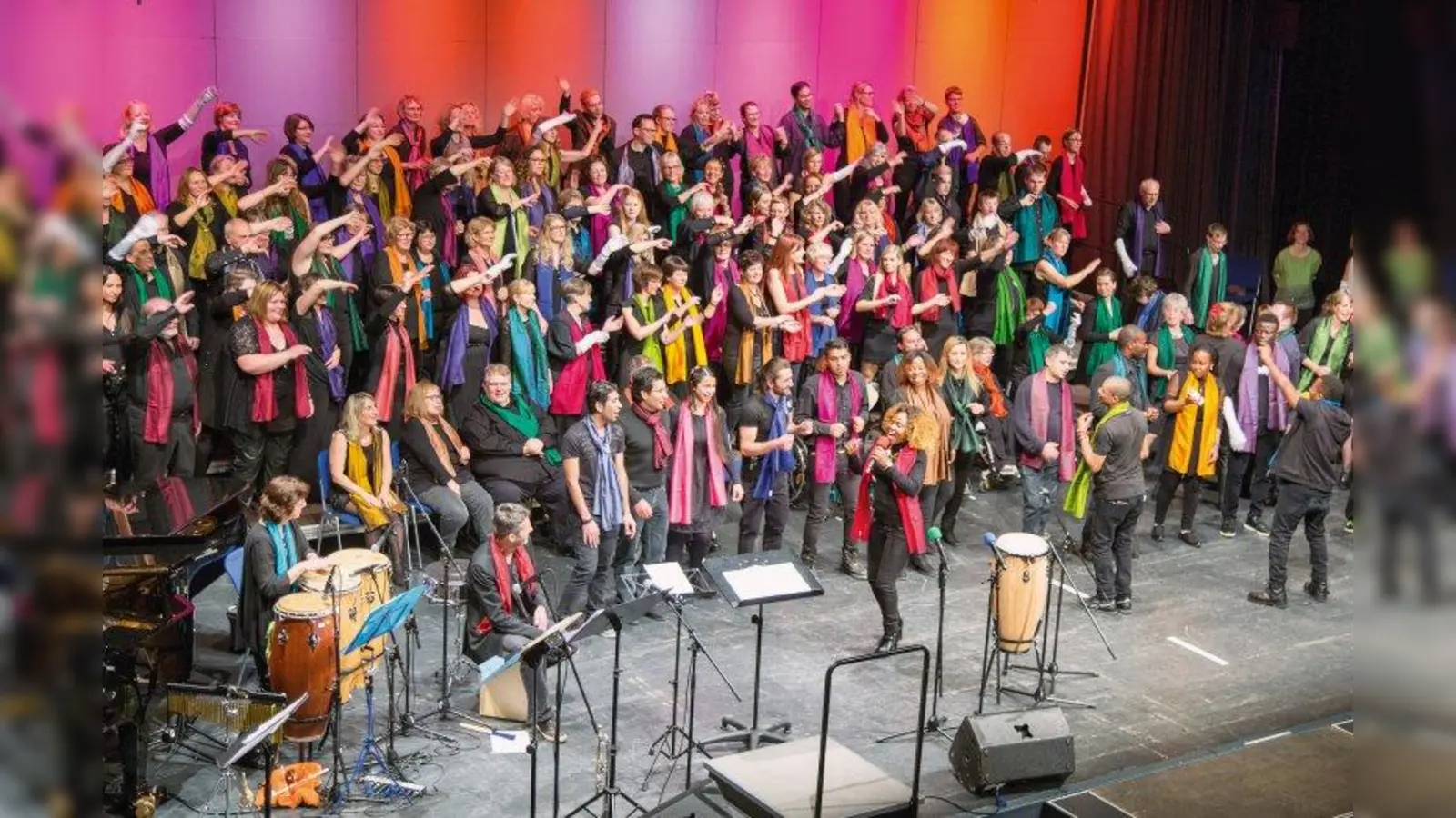 Begeisterung, Gemeinschaftsgefühl und gute Laune stecken an und bieten dem Publikum ein mitreißendes, musikalisches Erlebnis. (Foto: © Oh Happy Day)