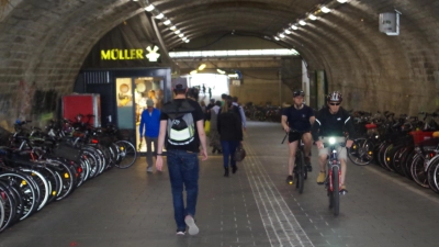 In der Laimer Röhre müssen sich Fußgänger und Radfahrer den Weg teilen, was immer wieder zu Konfliktsituationen führt. (Foto: kö)