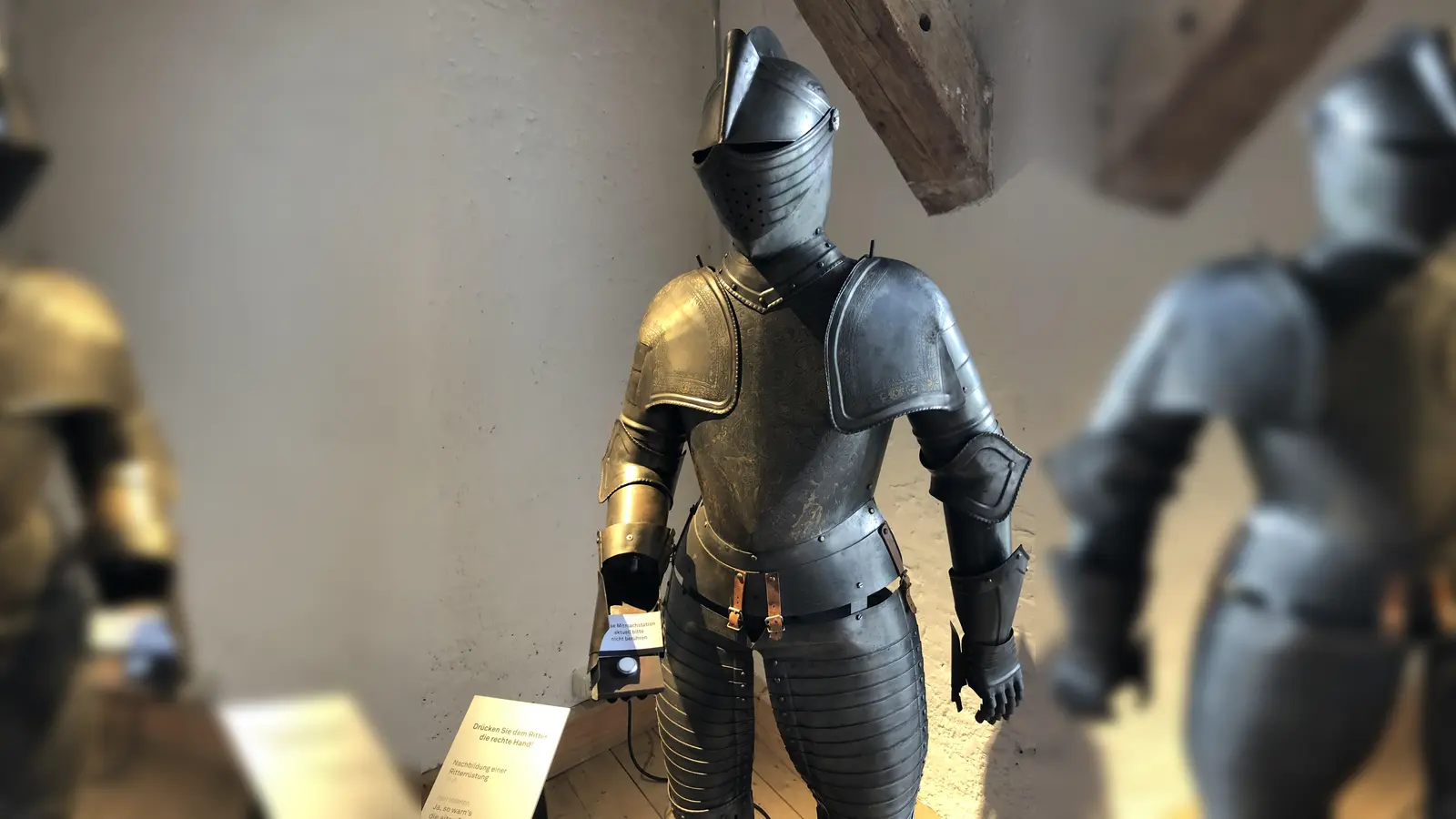 Nicht fehlen darf im Museum natürlich eine echte Ritterrüstung, die sicherlich vor allem bei den kleinen Besuchern für große Begeisterung sorgen wird.  (Foto: hw)