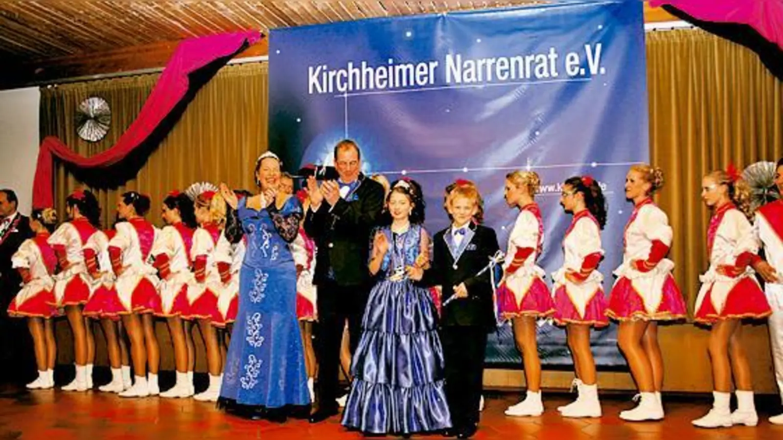 Vorstellung der neuen Prinzenpaare der »Kirnarra«. 	 (Foto: Verein)