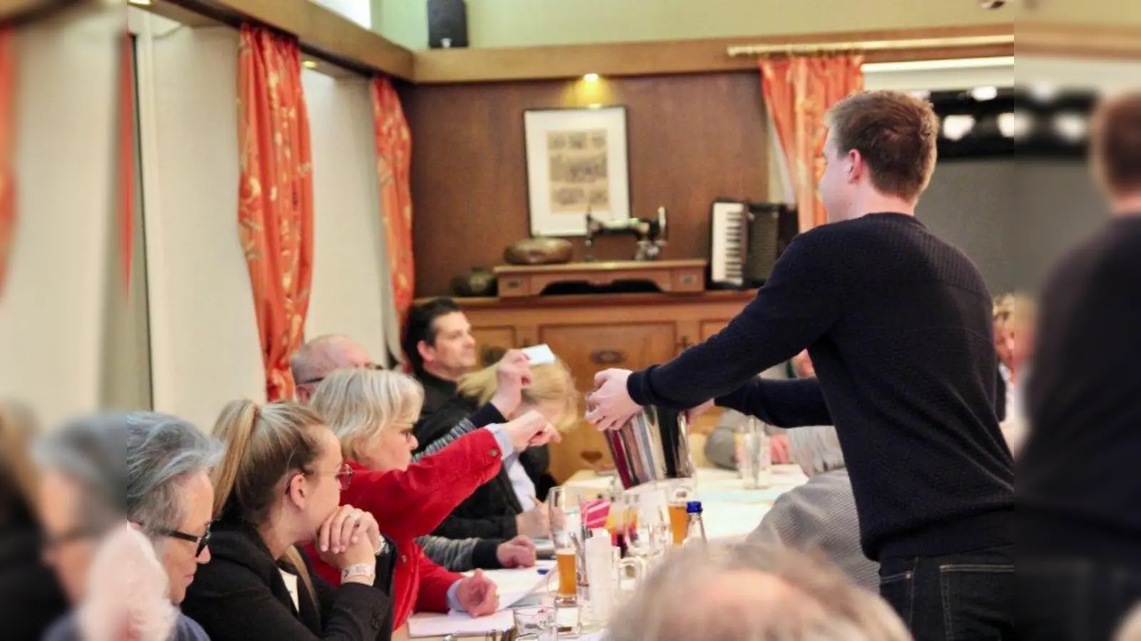 „Jetzt kommt es darauf an, gemeinsam die Ärmel hochzukrempeln. Dafür brauchen wir Ihre Unterstützung!“ Der CSU-Ortsverband Gräfelfing hat rund 150 Mitglieder und stellt die größte Fraktion im Gemeinderat. (Foto: us)