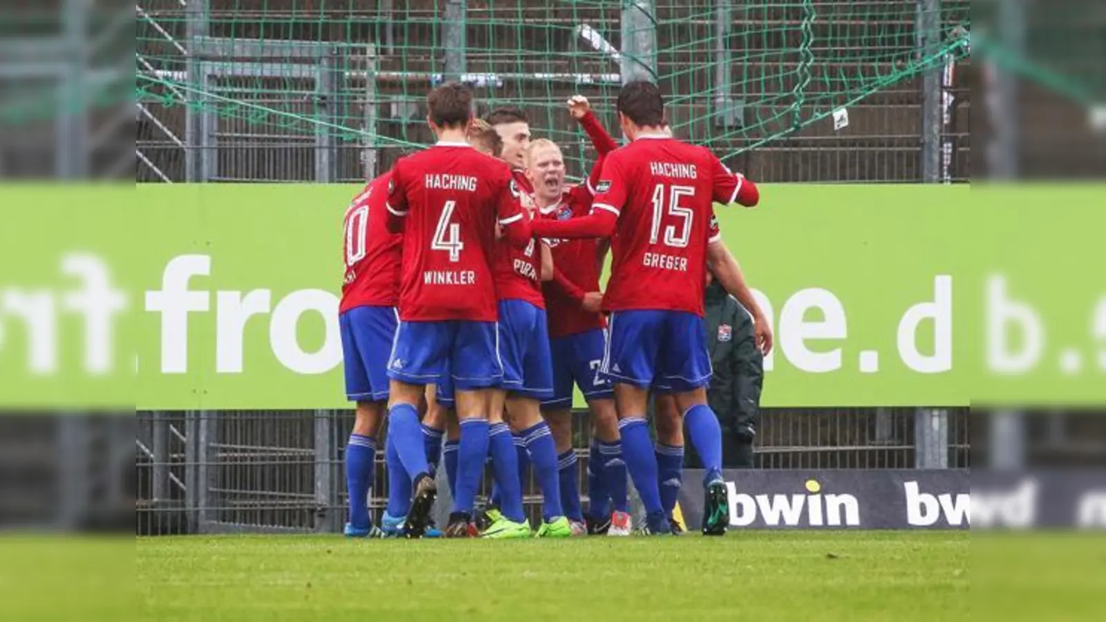 Beim Auswärtsspiel in Würzburg durften die Spieler der SpVgg Unterhaching mal wieder einen eigenen Treffer bejubeln. Der reichte sogar zum Sieg.	 (Foto: Christian Riedel)