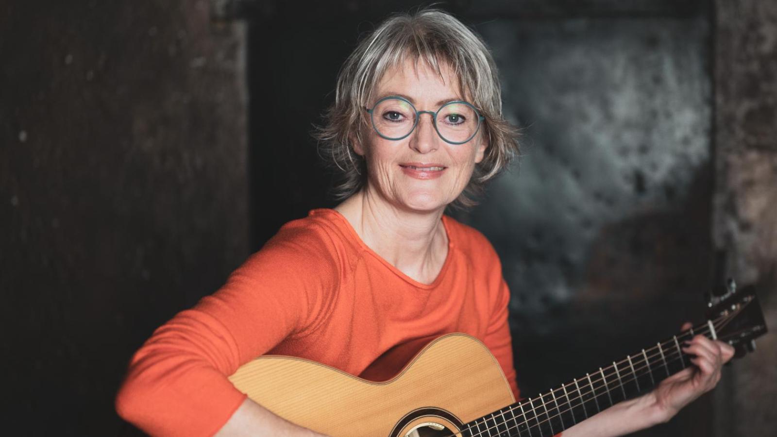 Poesie-und-Talk-mit-Samira-Binder-in-Erding