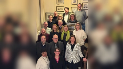 Bürgermeisterin Verena Dietl (vorne r.) lud die Bezirksausschussvorsitzenden zum Jahresauftaktgespräch ein. Dabei wurden unter anderem Ideen ausgetauscht. (Foto: red)