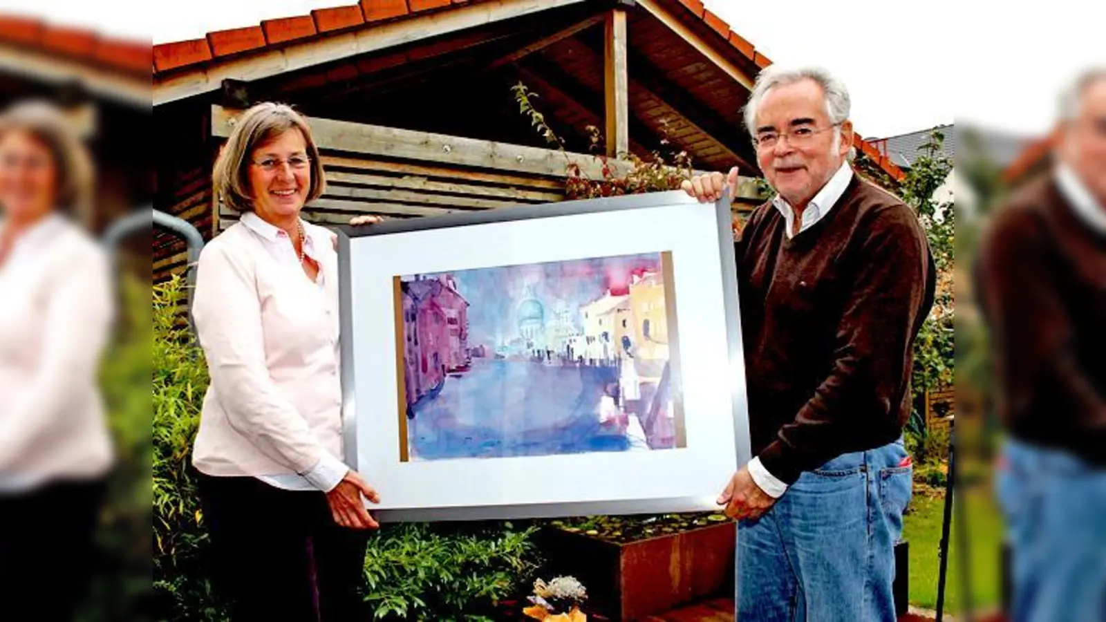 Günter Reichart ist einer von acht Hobbymalern, die ihre Werke ausstellen und verkaufen. Ein Teil der Erlöse geht an Hilfsprojekte in Entwicklungsländern. Ehefrau Gerlinde gehört dem Vorstand von »Eine Welt Kirchheim« an.	 (Foto: bs)