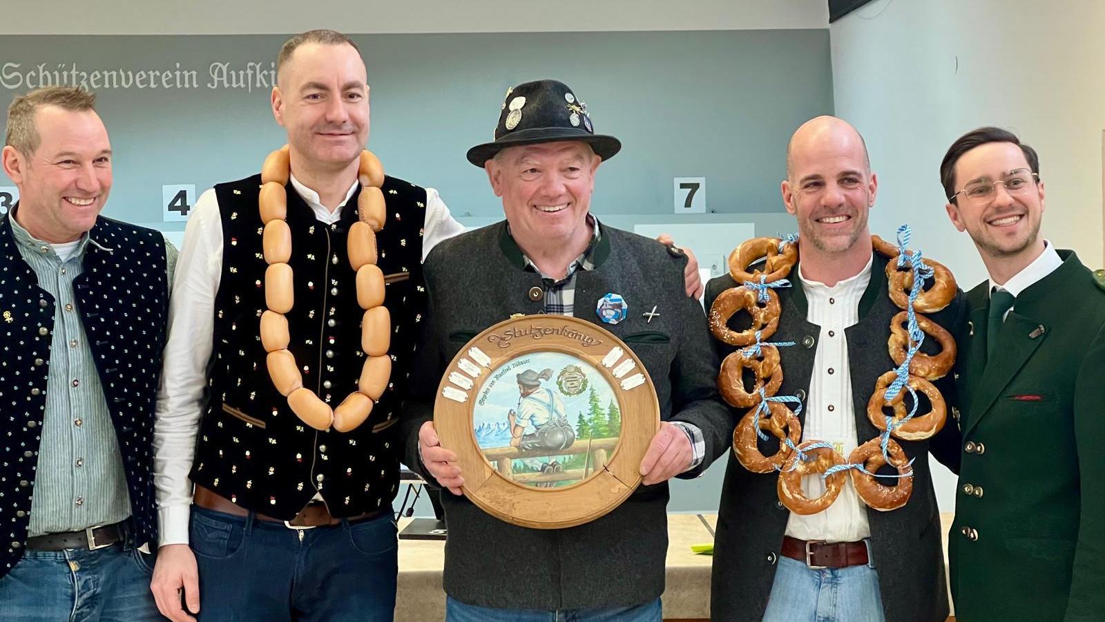 Aufkirchner-Zimmerstutzler-finden-ihr-Oberhaupt-f-r-ein-Jahr