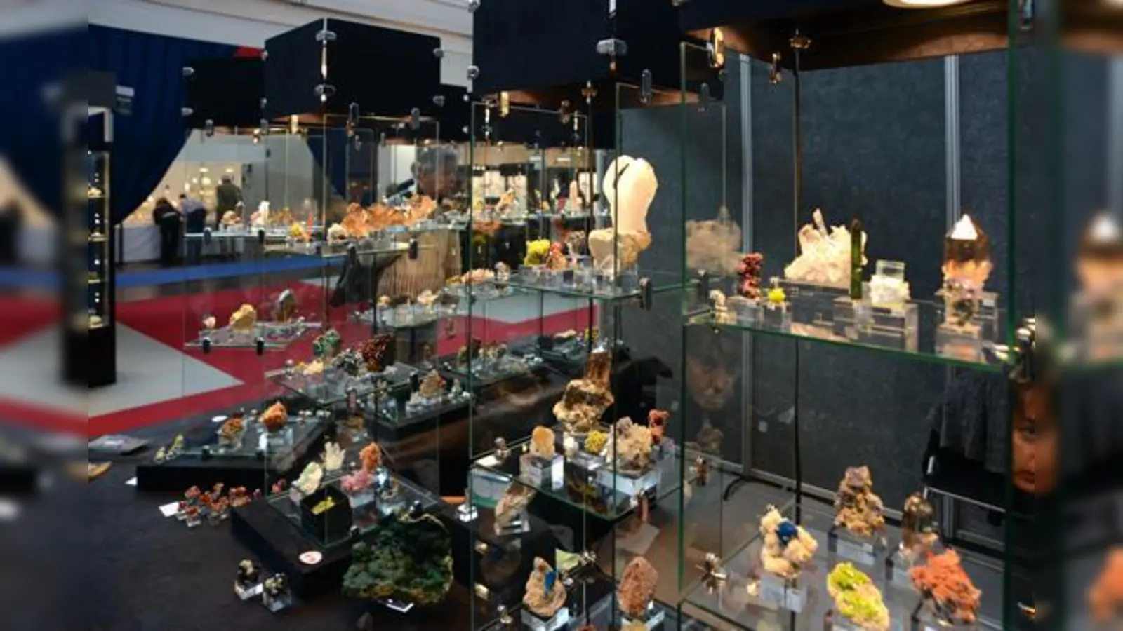 Die besonders wertvollen Stücke: Mineralstufen im ­Mineral Pavillon.	 (Foto: G. Nitschke)