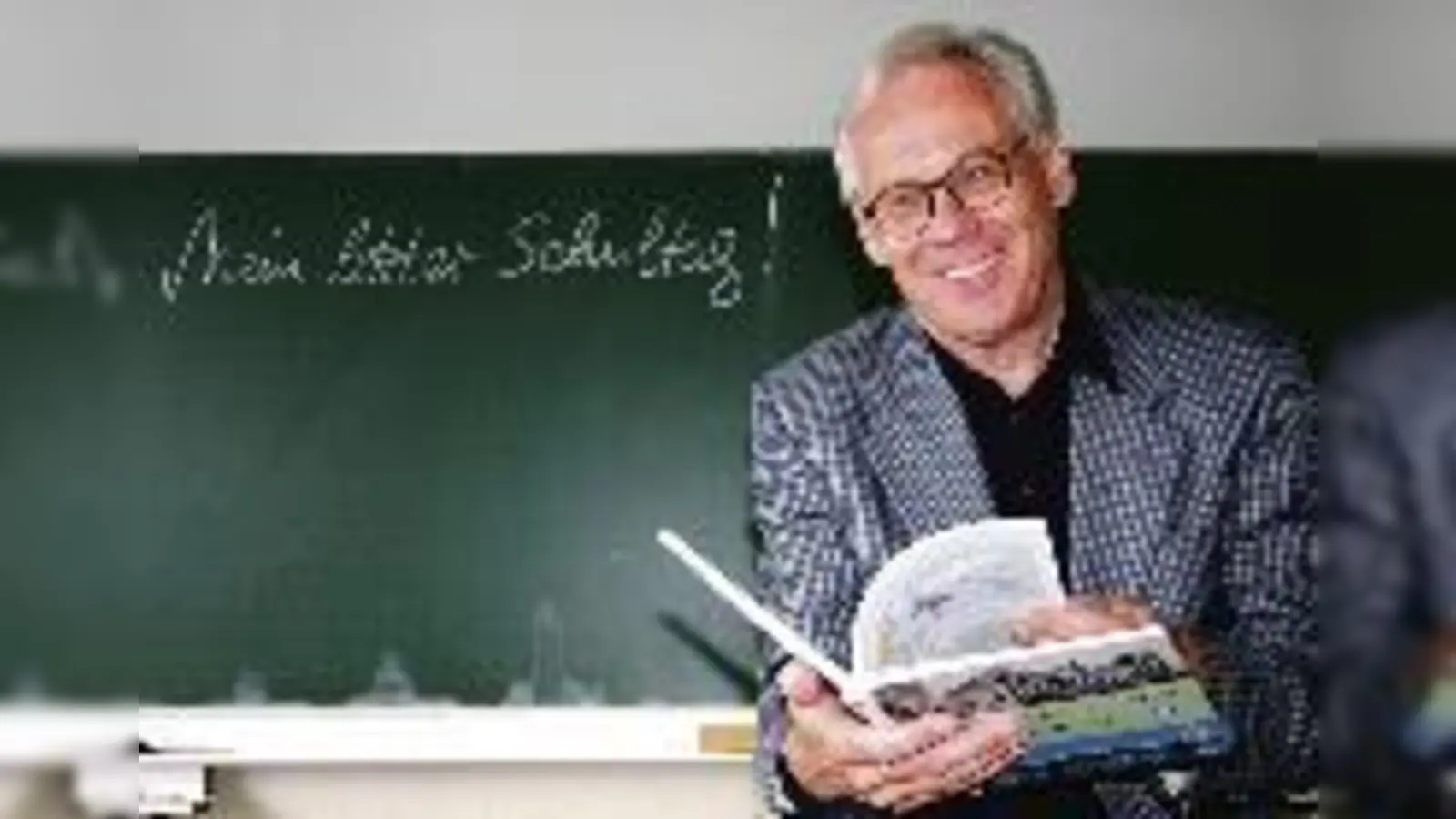 Auf seinen letzten Schultag freut sich Bernhard Ritzler doch, auch wenn ihm seine Arbeit großen Spaß gemacht hat. 	 (Foto: cr)