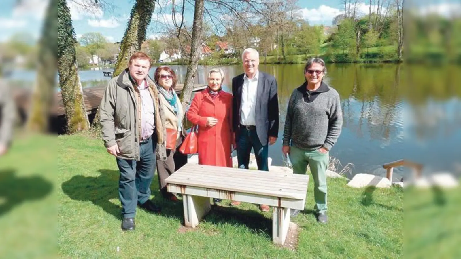 Rechtzeitig vor der Badesaison gibt es ein neues gemütliches Platzerl zum Verweilen am Klostersee. 	 (Foto: Stadt Ebersberg)