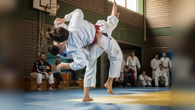 Judotechnik mit Blende eingefangen: Der Grafinger Valentin Larasser im Kampf. (Foto: Jürgen Bochynek)