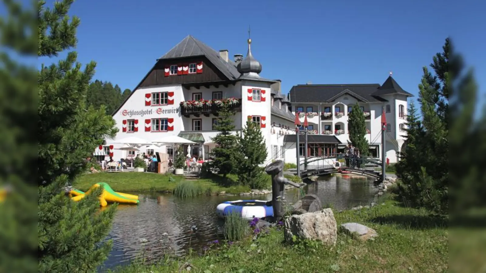 Erlebnisurlaub für alle Sinne verspricht der Aufenthalt im <b></b>Schlosshotel Seewirt. (Foto: pi)