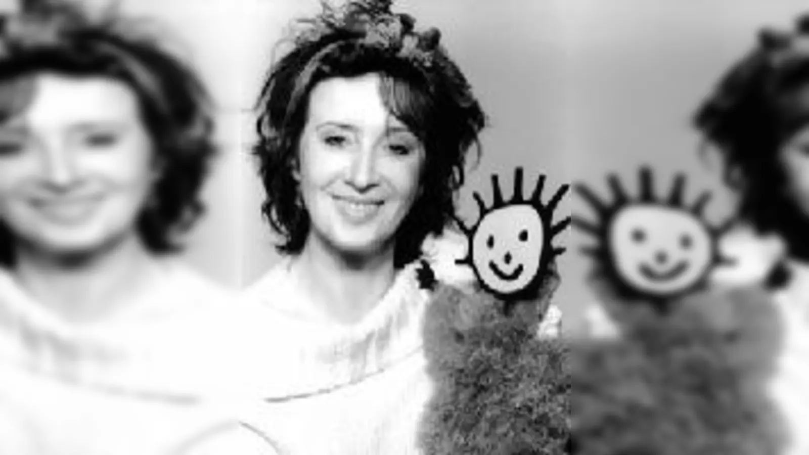 Agnes Maria Forsthofer kämpft mit ihrem Verein »Linkshänder« und Maskottchen Willi Linkshand für den Einsatz linker  (Hände.Foto: Verein)