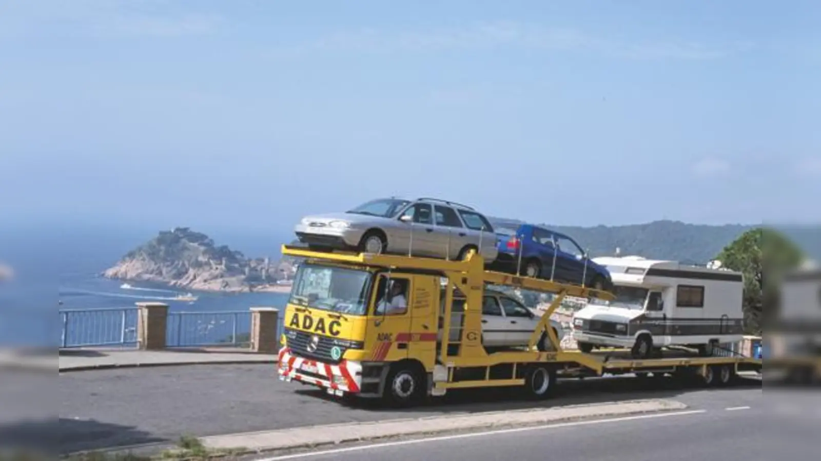 Rücktransport: Eine Partner-Spedition des ADAC holt Fahrzeuge aus Italien ab.	 (Foto: ADAC)