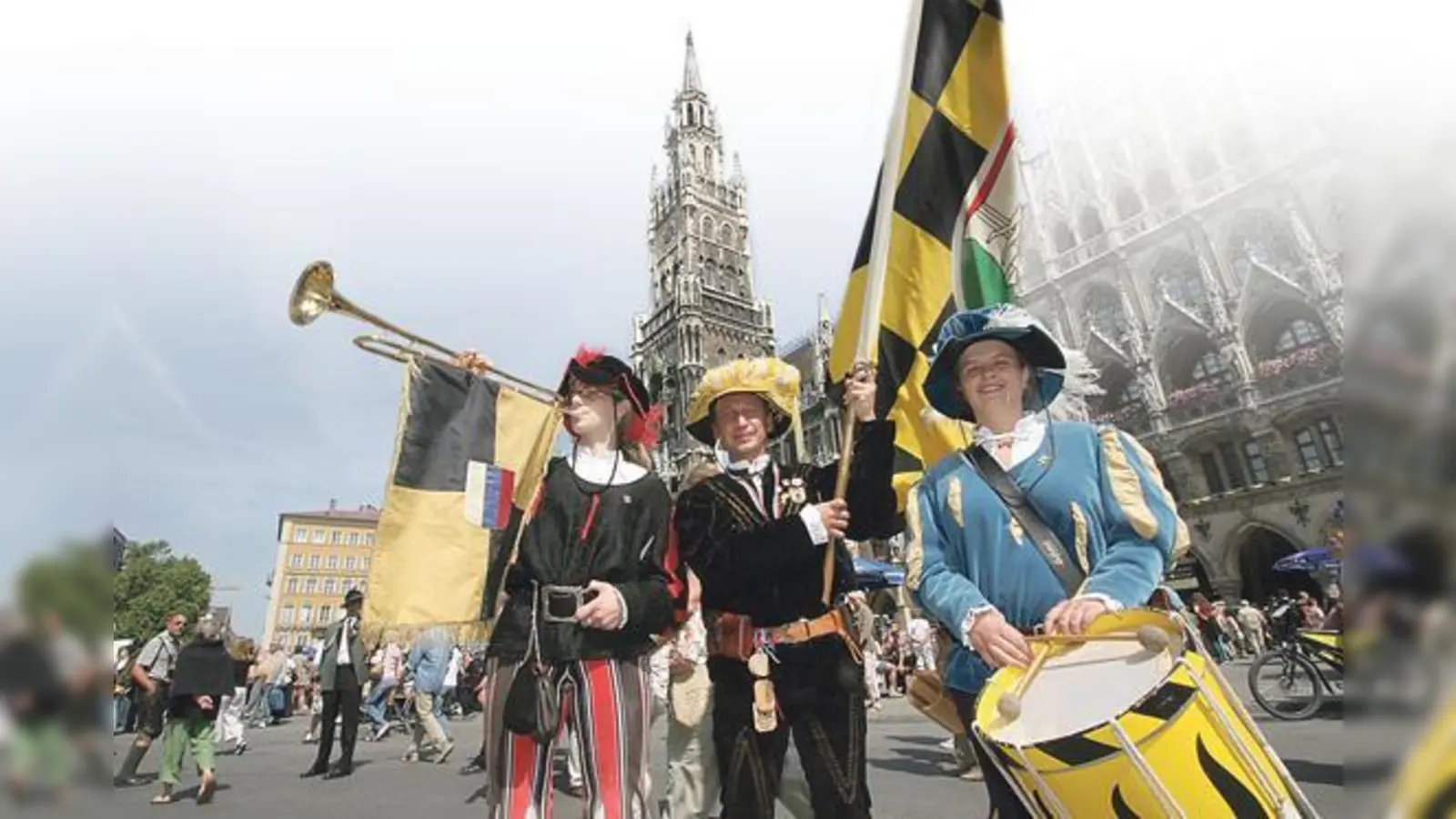 Die Stadt erstrahlt in Schwarz und Gold, den Farben Münchens. Zwei Tage lang wird der 859. Geburtstag Münchens groß gefeiert.	 (Foto: Michael Nagy/Presseamt München)
