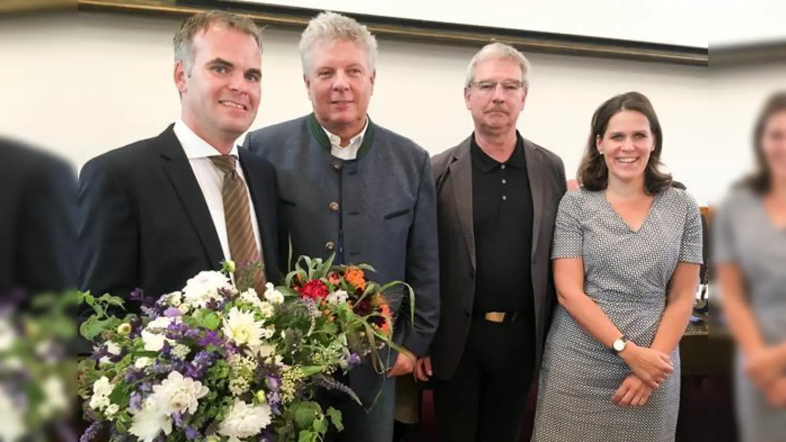 Christoph Frey durfte nach der Entscheidung auch die Glückwünsche von OB Dieter Reiter entgegennehmen.	 (Foto: SPD)