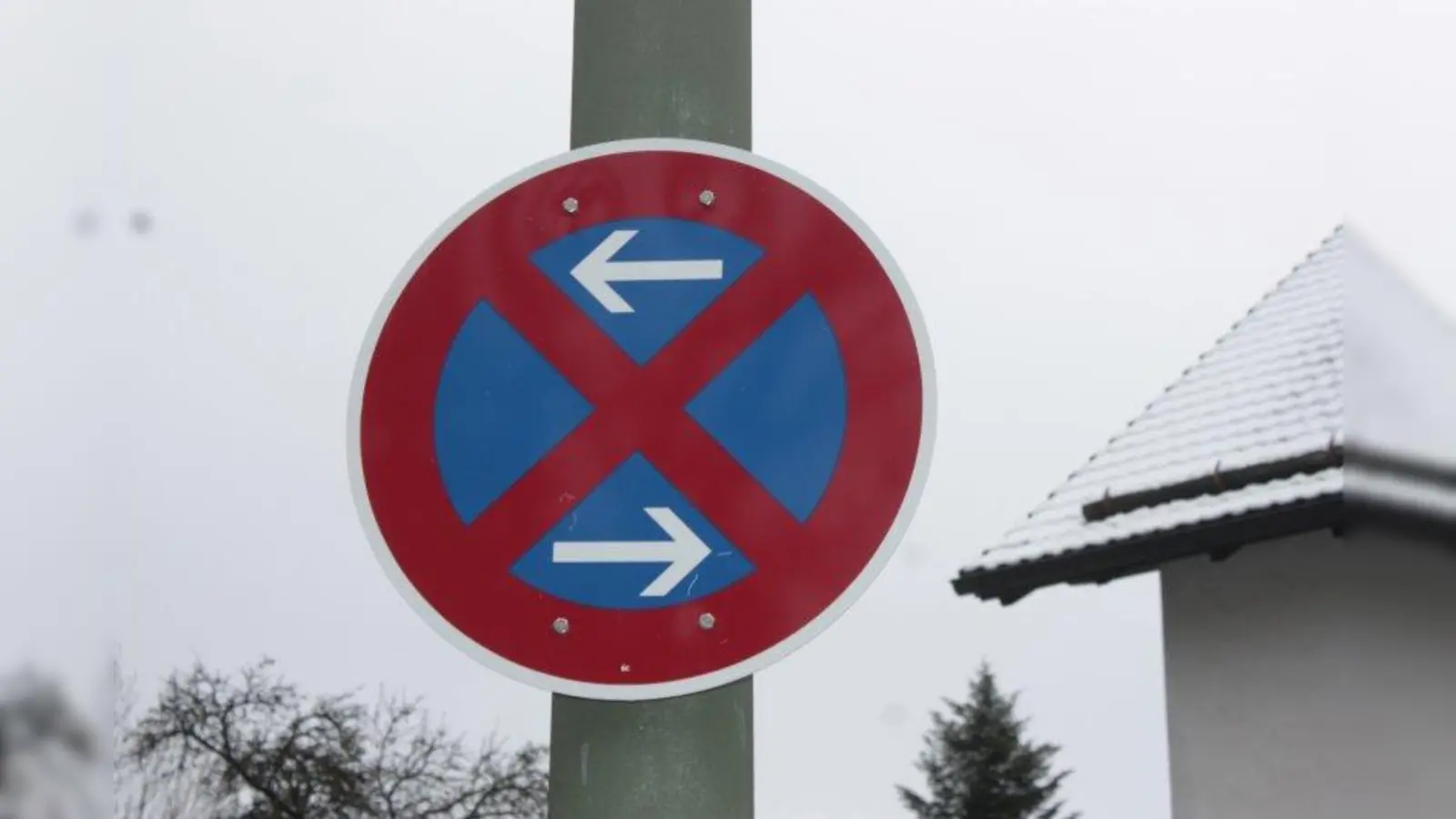 Seit Anfang Dezember ist in einem Abschnitt der Forstenrieder Allee ein absolutes Halteverbot eingerichtet. (Foto: job)