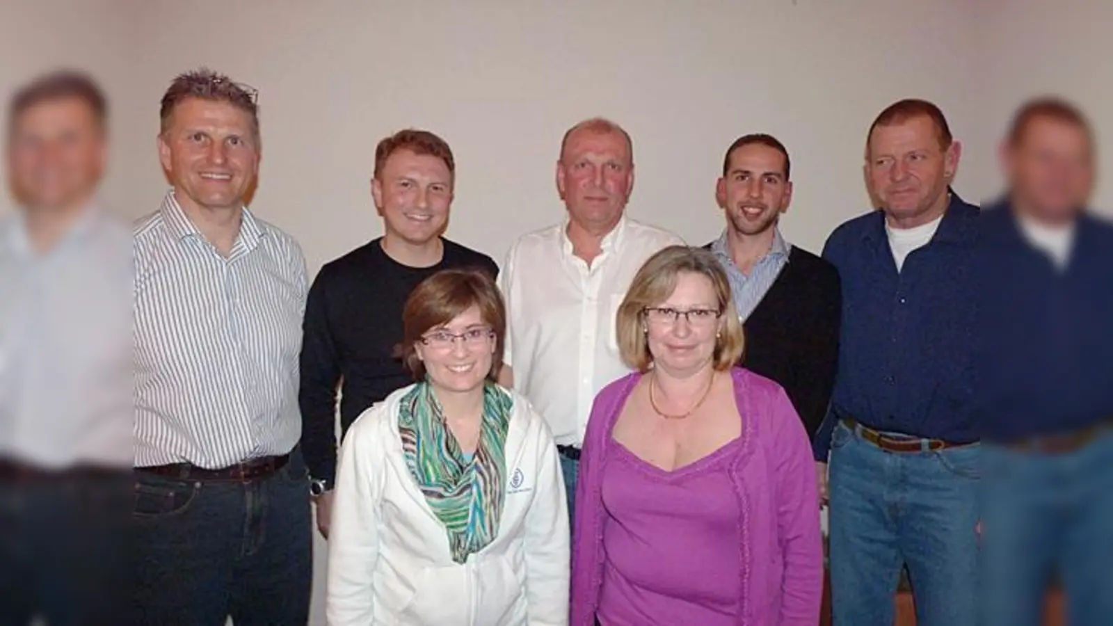 Die neue Vorstandschaft beim TC Blau-Weiß: Werner Plaschke, Michael Schneider, Gerd Christophersen, Michael Schneider, Gerd Bloemke, Anita Koczy und Sylvia Pasta (v.l.).  (Foto: bb)