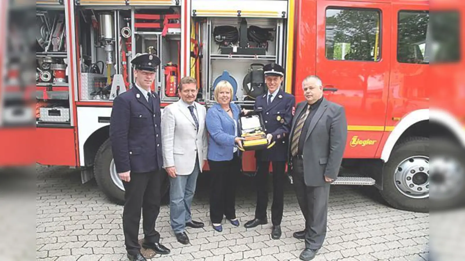 Armin Schmidt, Klaus Korneder, Pressereferentin (Fa. Bosch) Erika Görge, Johannes Bußjäger und Herbert Ehses, Leitung Facility Management der Bosch Sicherheitssysteme GmbH (v. li.).	 (Foto: Privat)