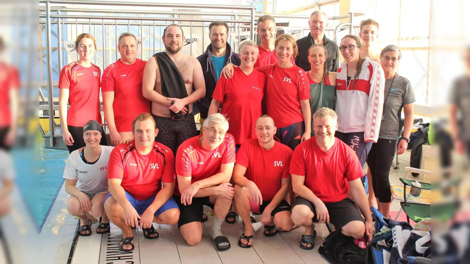 Hinten von links: Kathrin Koczy, Ingolf Lein, Mathias Wolf, Joern Reinke, Wilhelm Eitel, Wieland Schöne, Eric Schneider; Mitte: Brigitte Weinzierl, Kathrin Schneider, Laura Kreissl, Daniela Kandziora, Sabine Riedel; vorne: Stephanie Vogl, Sebastian Koczy, Dieter Schildgen, Georg Wolf, Thomas Balbach (Foto: Jürgen Winzer)