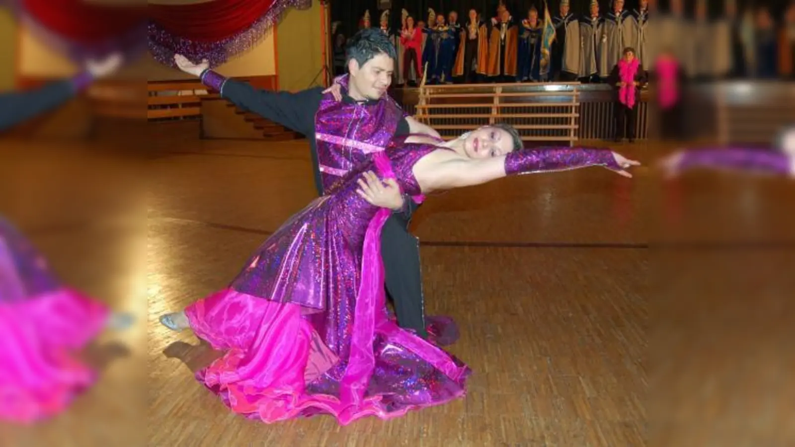 Mit einem Walzer eröffnete das 59. Prinzenpaar der Würmesia, Seine Tollität Prinz Mauricio I. und Ihre Lieblichkeit Prinzessin Rebecca I., den Abend.