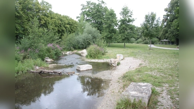 Hier war einmal das Sommerbad. heute ist das Gelände eine Grünanlage. (Foto: tab)