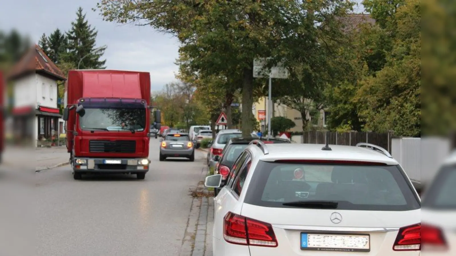 Lkw und Transporter über 7,5 Tonnen dürfen weiter in der Franz-Nißl-Straße fahren. (Foto: sb)
