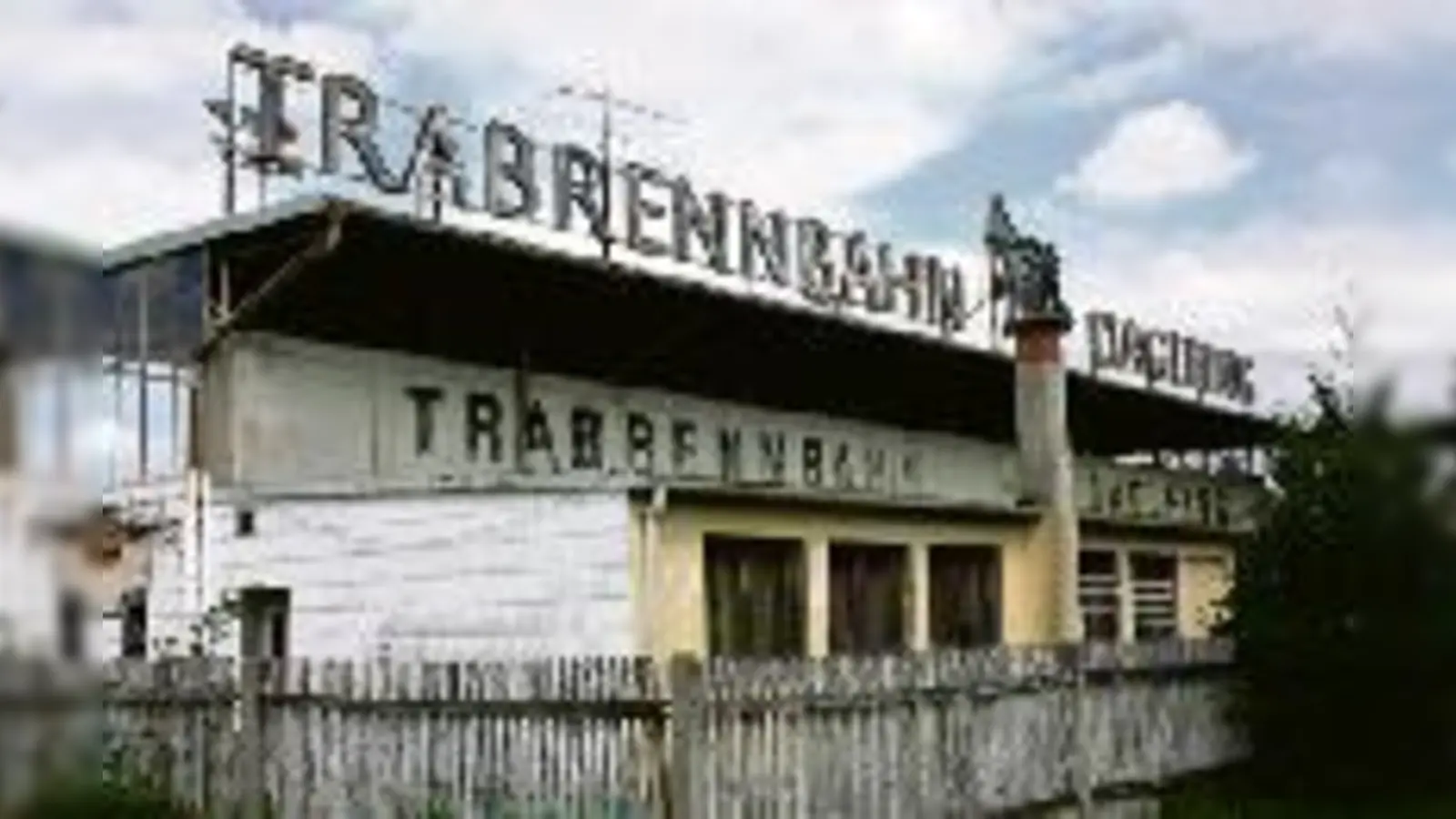 Etwas in die Jahre gekommen ist die Trabrennbahn in Daglfing schon, aber noch gibts hier hochklassigen Pferdesport zu sehen   doch die Tage der Trabrennbahn sind gezählt. Jetzt gibt es bereits einen Strukturplan für das Areal.  (Foto: ak)