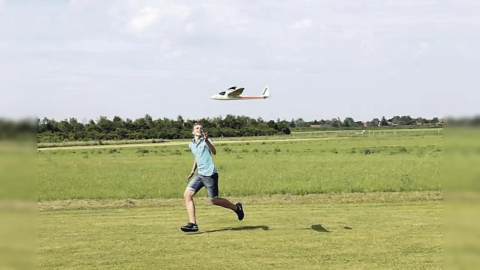 Fliegen selbst erleben beim Schnuppertag »Faszination Modellflug« in Salmdorf am 25. Juni.  	 (Foto: VA)