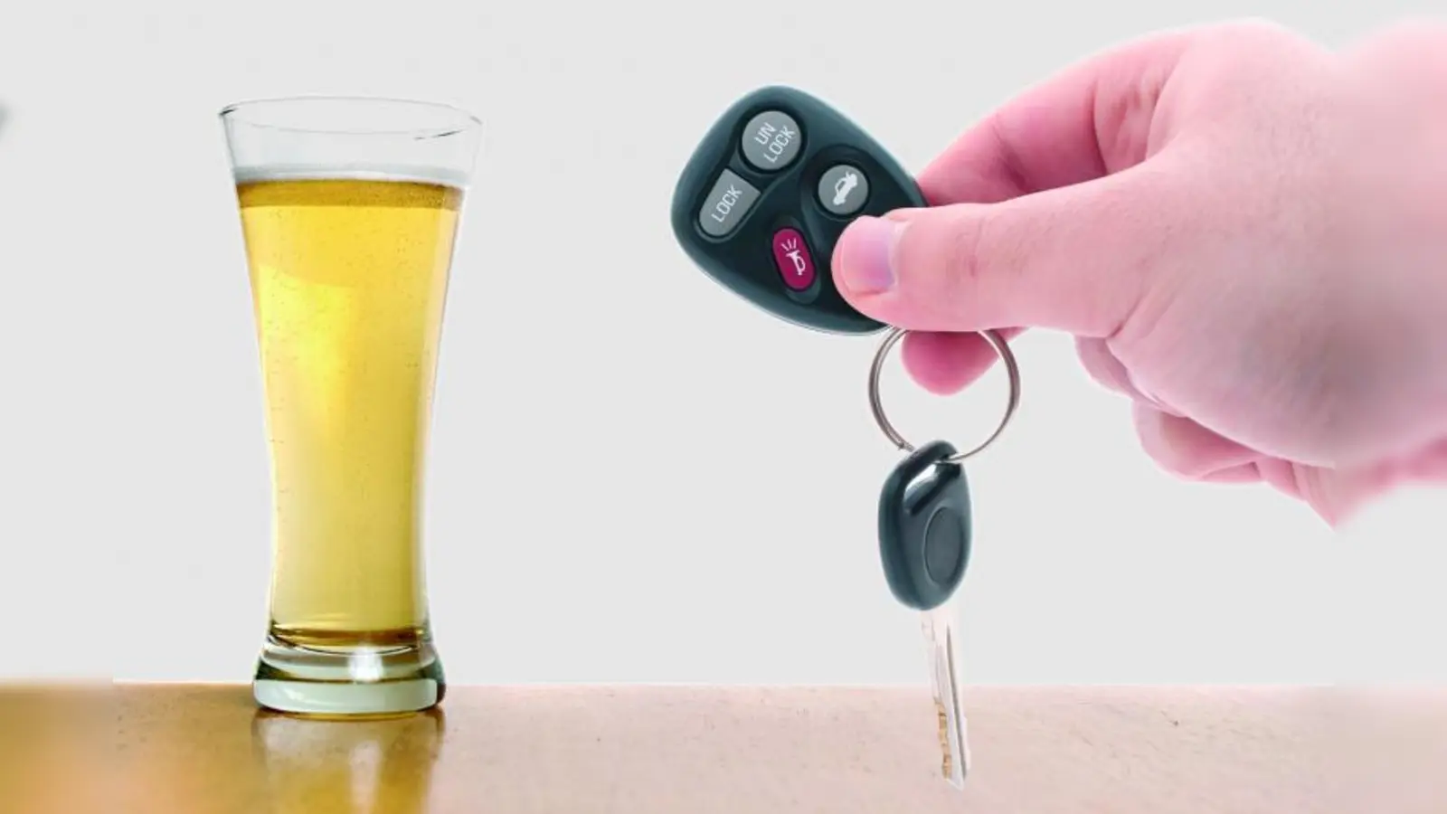 Wer Auto fahren will, sollte auf Alkohol am besten ganz verzichten. Die Einführung der 0,0 Promille-Grenze lehnt der ADAC aber entschieden ab, da ein gesetzliches Alkoholverbot am Steuer nicht automatisch zu weniger Alkoholfahrten führt. (Foto: fotolia/TheSupe87)