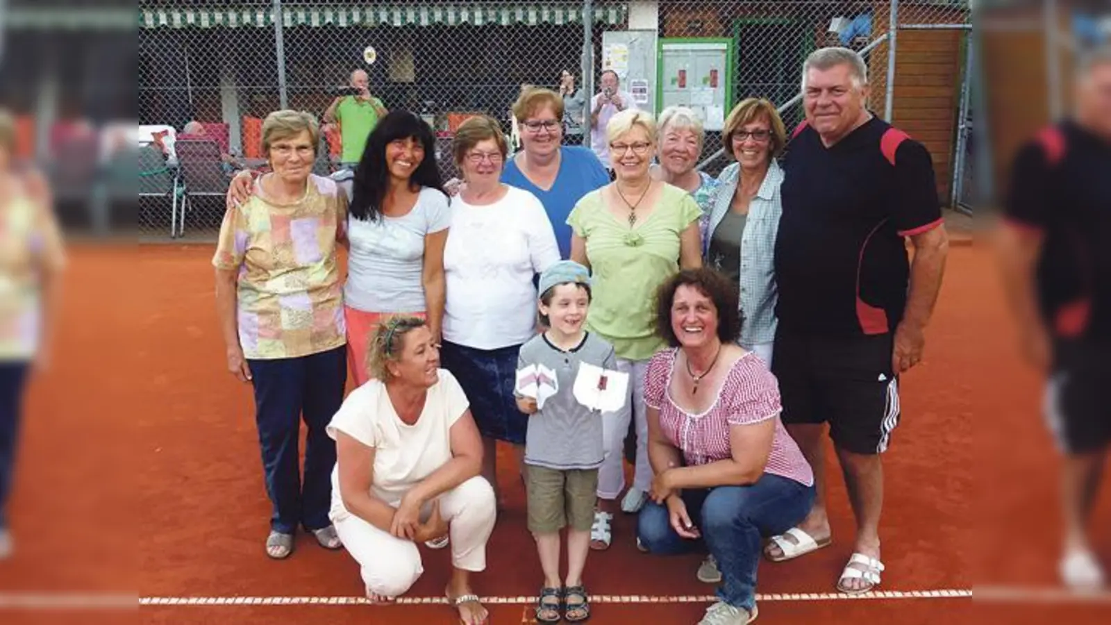 Die Tennis-Damen 40 des TSV Schleißheim sind eine Spielklasse aufgestiegen.	 (Foto: Verein)