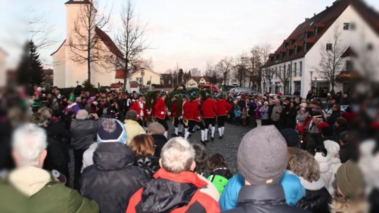 Am Ende war das Interesse an den Schäfflern noch einmal besonders groß.	 (Foto: Privat)