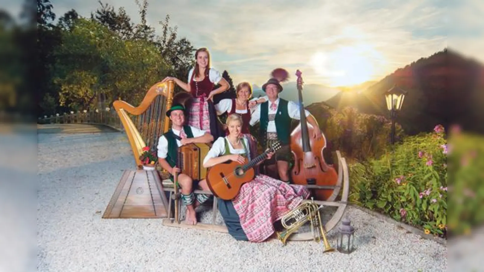 Volksmusikanten spielen im Wirtsgarten beim Anzinger Forsthof (Foto: red)