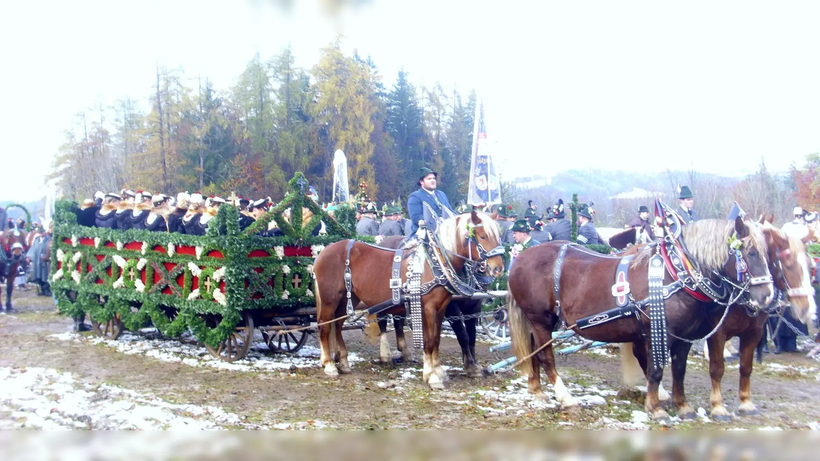 Als größte und bedeutendste Leonhardifahrt wurde die Tölzer Leonhardifahrt im Juli 2016 als immaterielles Kulturerbe Bayerns anerkannt (Foto: CC BY-SA 4.0)