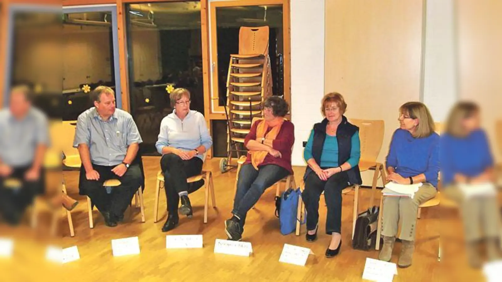 Ganztagsbetreuung war das Thema unter anderem von Anton Strohmeier und Rektorin Andrea Schmid von der Grundschule an der Stuntzstraße, sowie den BA-Mitgliedern Irmi Bergner, Brigitte Stengel und Paula Sippl (von links).  (Foto: hgb)
