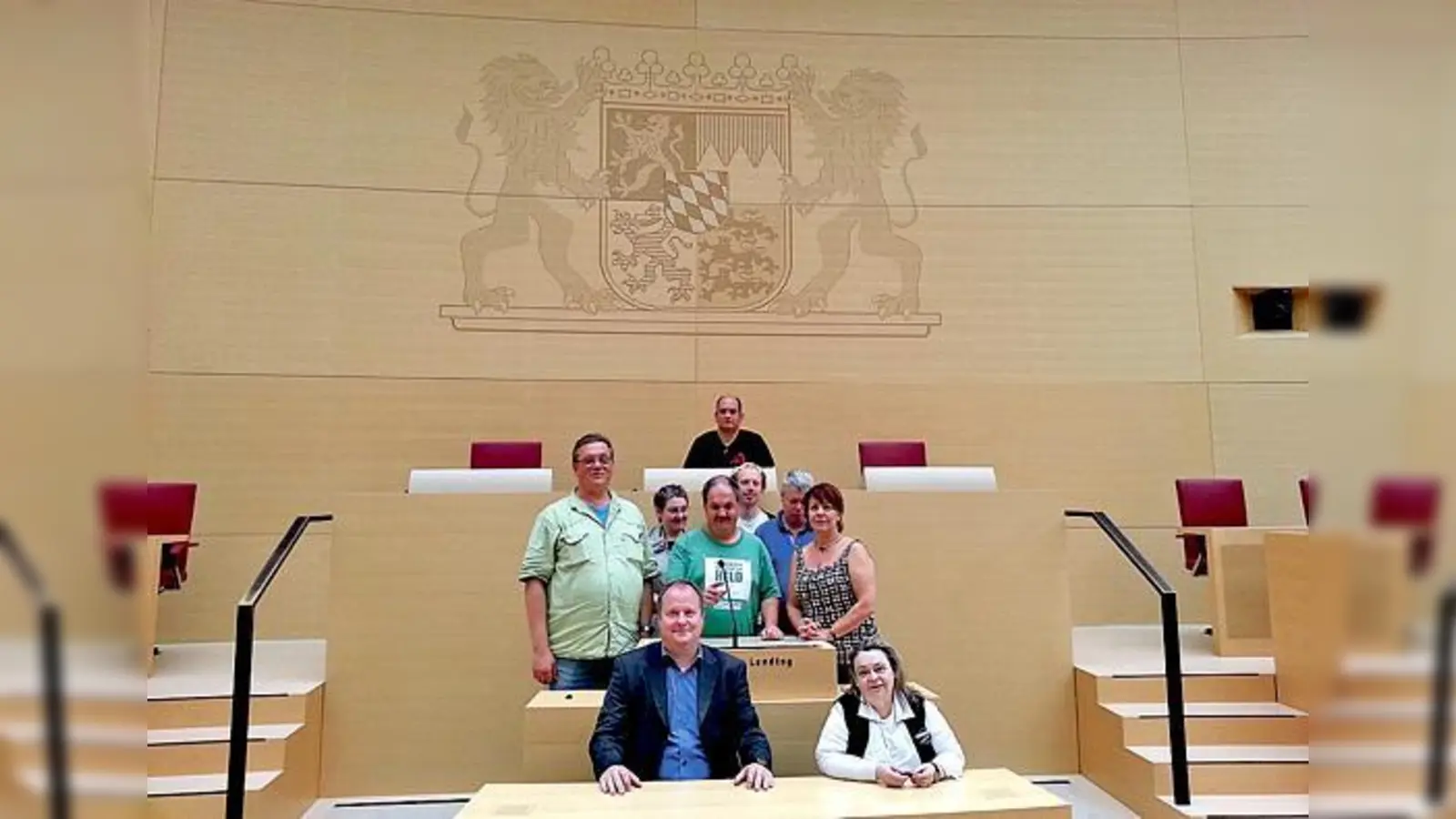 MdL Diana Stachowitz mit der Besuchergruppe der Offenen Behindertenarbeit München. 	 (Foto: Stachowitz)