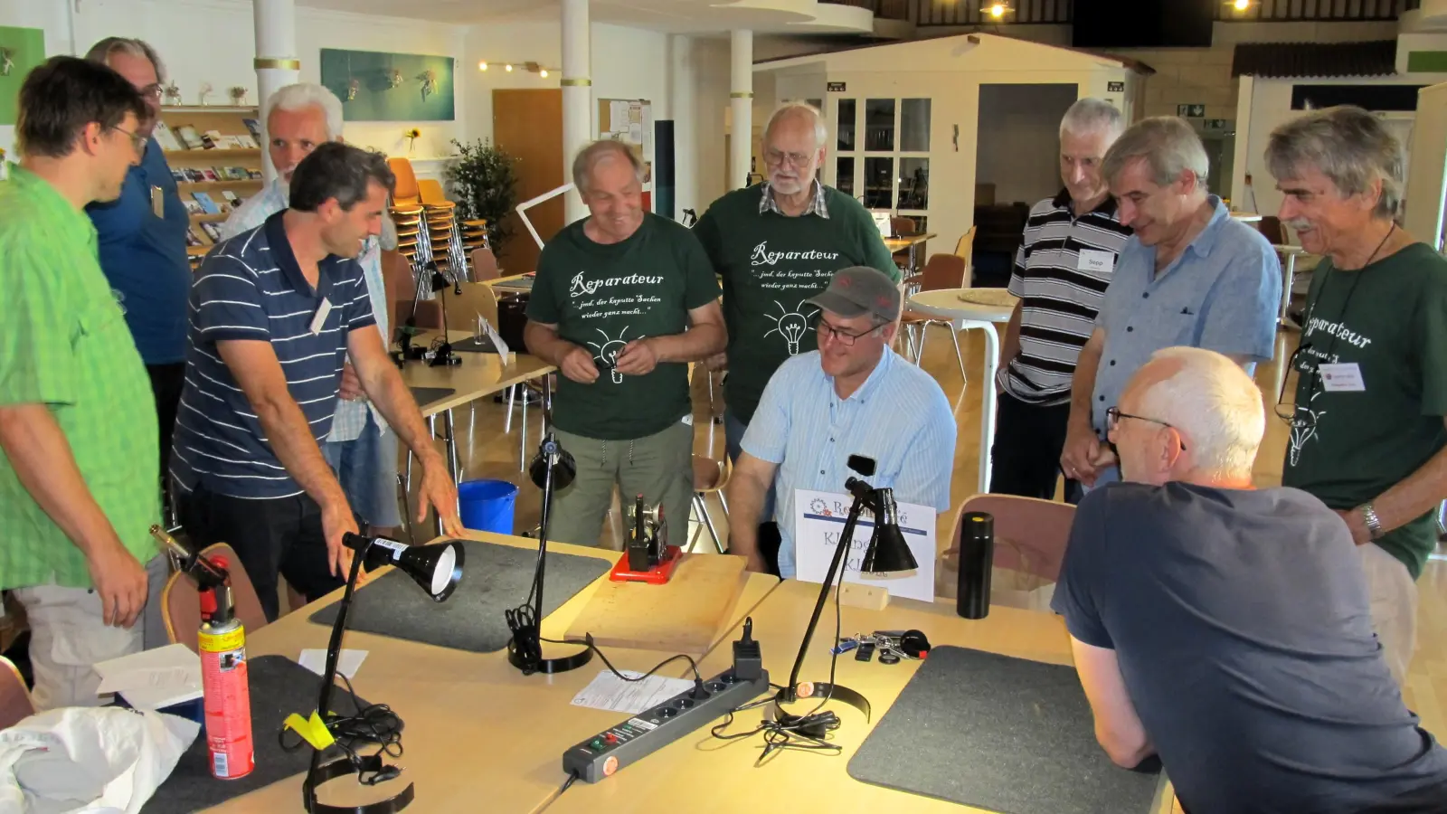 Tüfteln und reparieren: Das Repair Café öffnet noch einmal vor der Sommerpause. (Foto: FeG)
