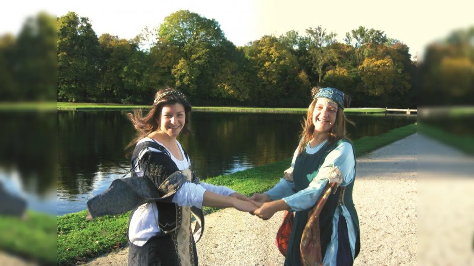 Das Duo Okzitanis spielt im Rahmen des „Bal Renaissance – Danse Médiévale“ in der Schießstätte. (Foto: Ingrid Lang)