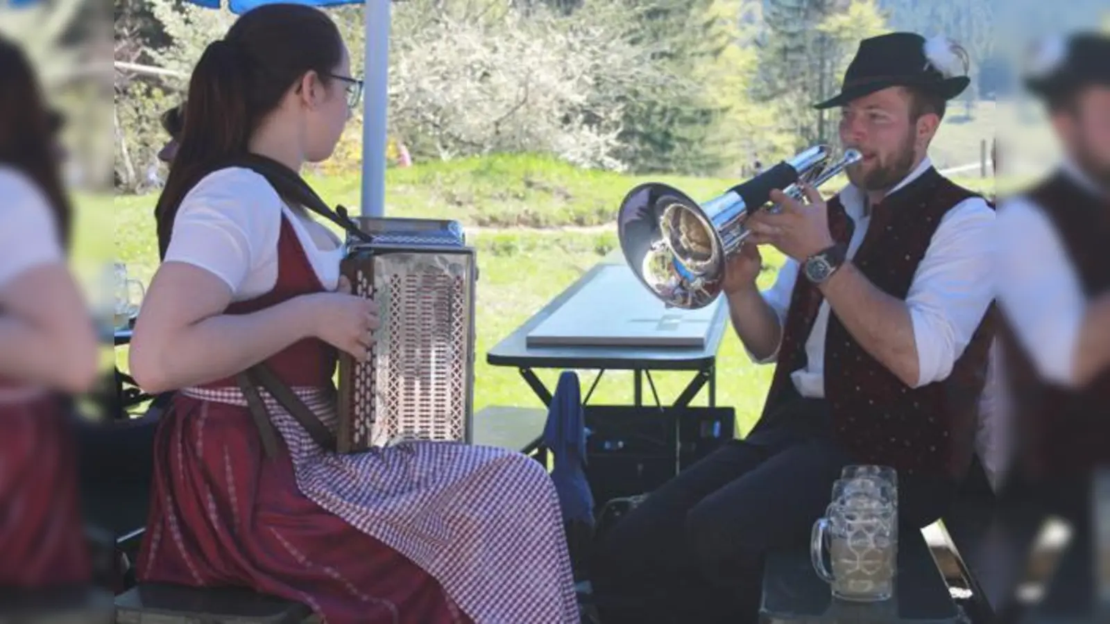Trompete und Quetschen  Kaum ein anderes Land identifiziert sich so über seine Musik  wie der Freistaat Bayern.	 (Foto: Stefan Dohl)