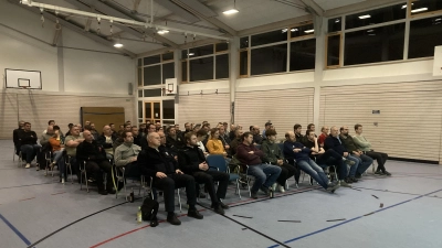Gut besucht war die Veranstaltung in der Langenpreisinger Turnhalle. (Foto: Kreisbrandinspektion)